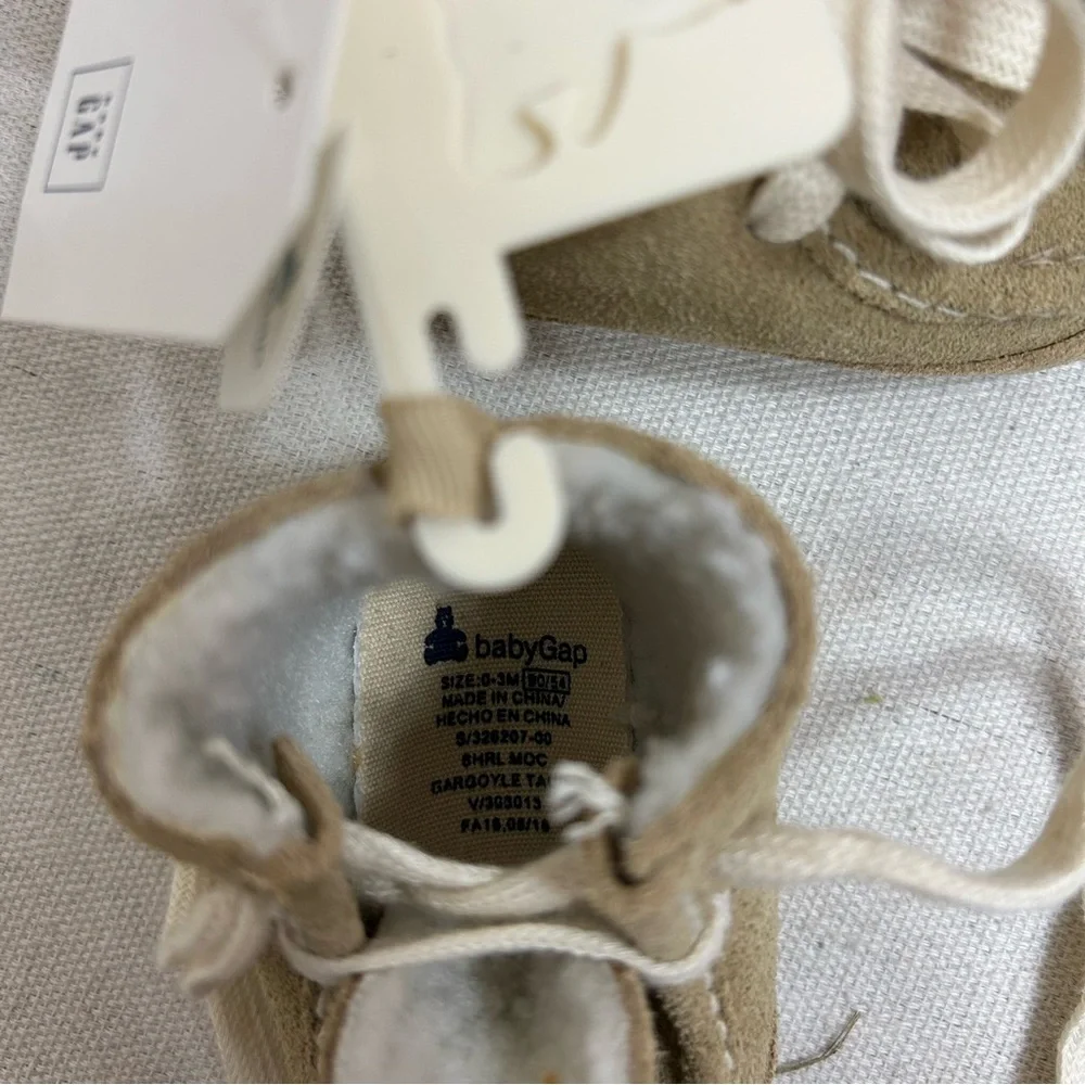 BABY GAP Cozy Tan Baby Shoes 0-3 M